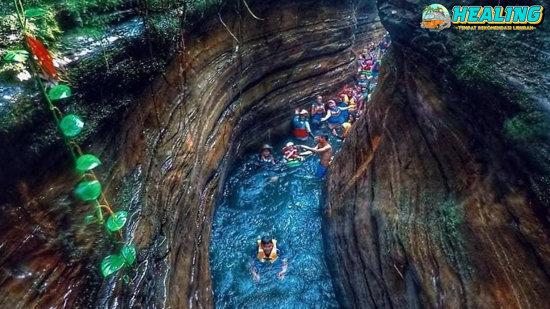 Menikmati Keindahan Curug Putri Carita Permata Alam di Banten