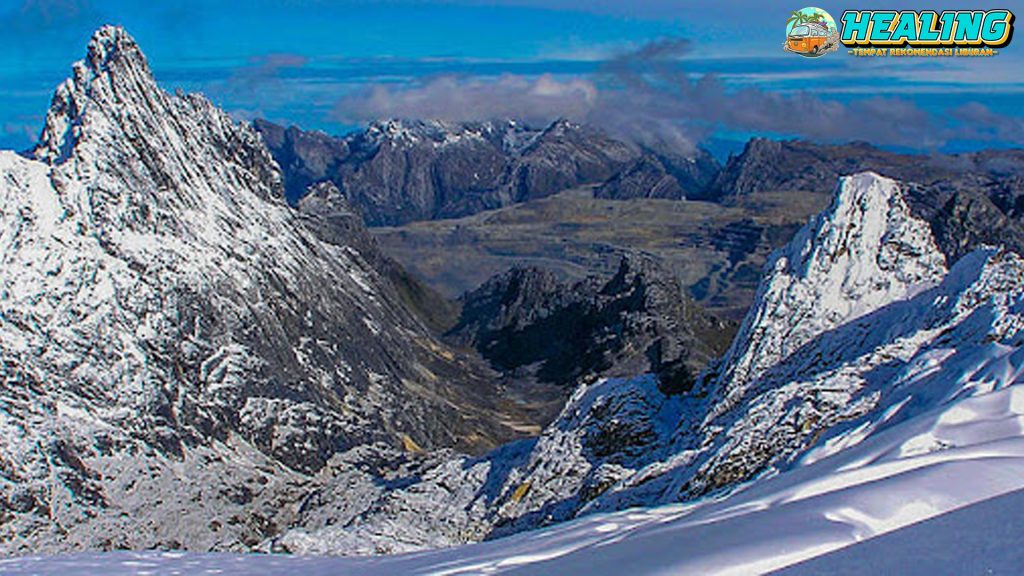 Carstensz East Papua Keindahan Alam yang Bikin Terpesona!