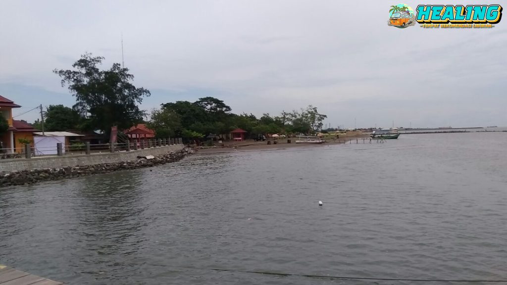 3 Keajaiban Alam Tirtamaya Beach yang Bikin Terpesona