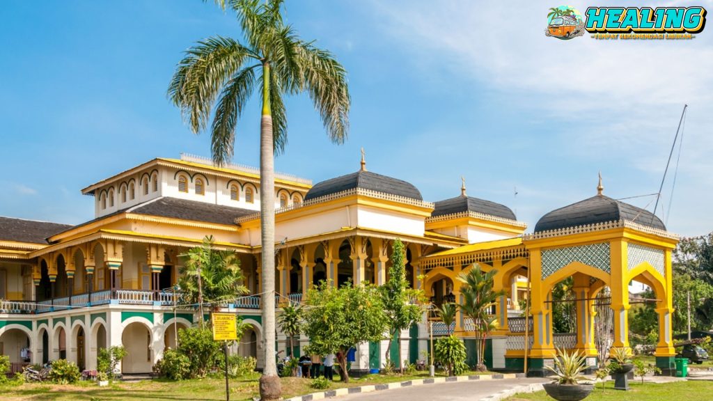 Wisata Sejarah Menarik 20 Estetika di Istana Maimunv
