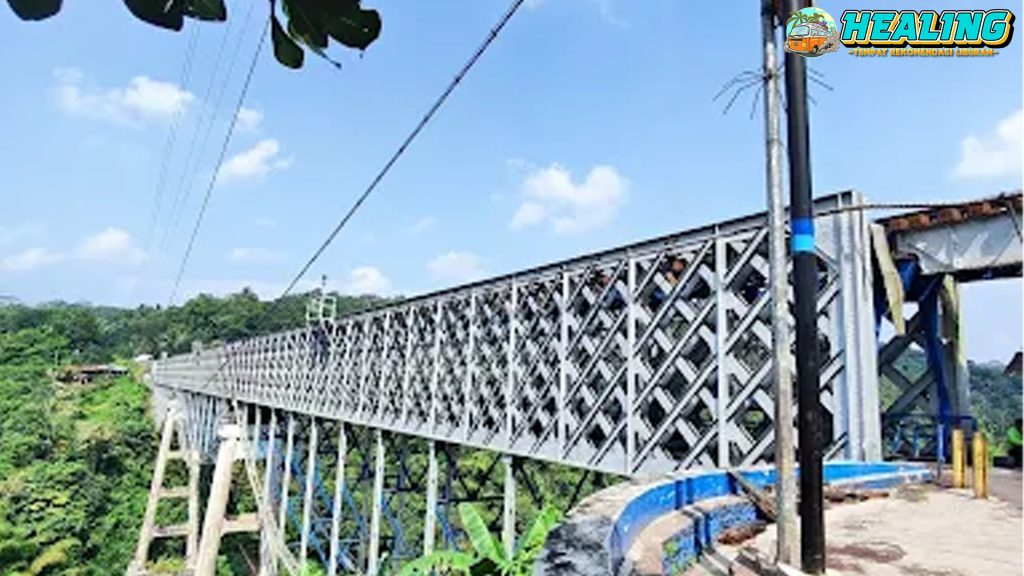 Ciamis Memikat 3 Keajaiban Alam di Jembatan Cirahong