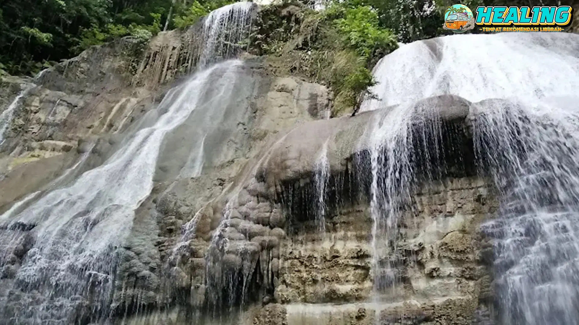 Karmon Waterfall 20 Lukisan Cantik Jantung Papua