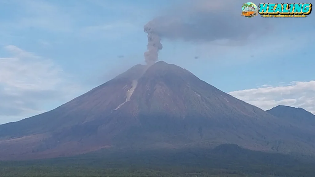 Gunung Semeru Mengamuk! Pagi Ini Erupsi Besar 12km!