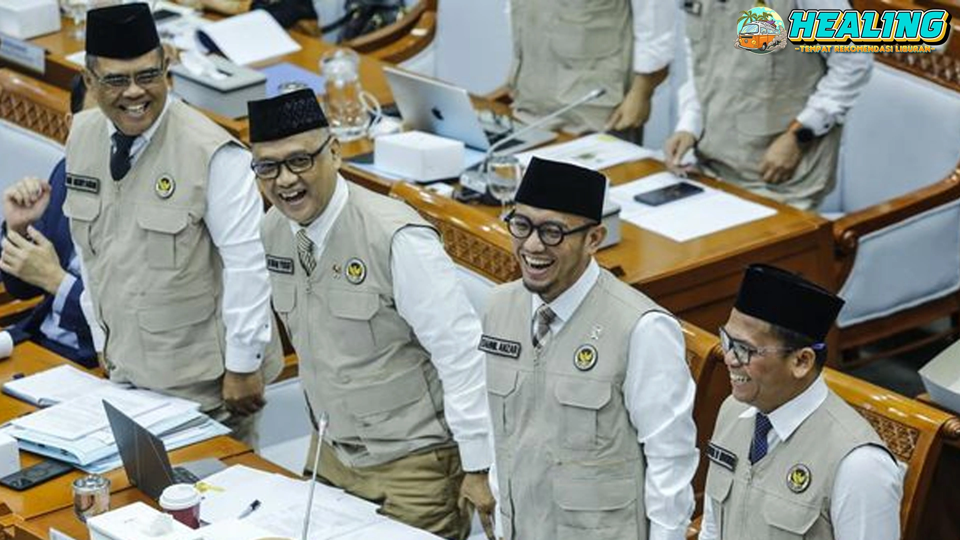 Menhaj Kenalkan Seragam Haji baru 2024 di DPR: Keren?