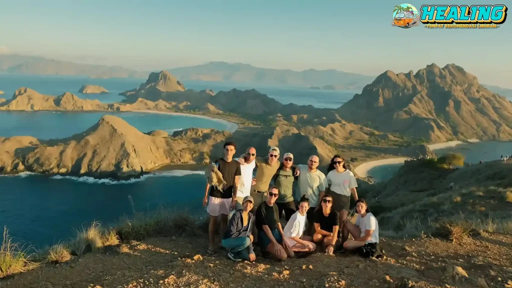 Pulau Padar 400 Destinasi Impian Penuh Para Traveler!