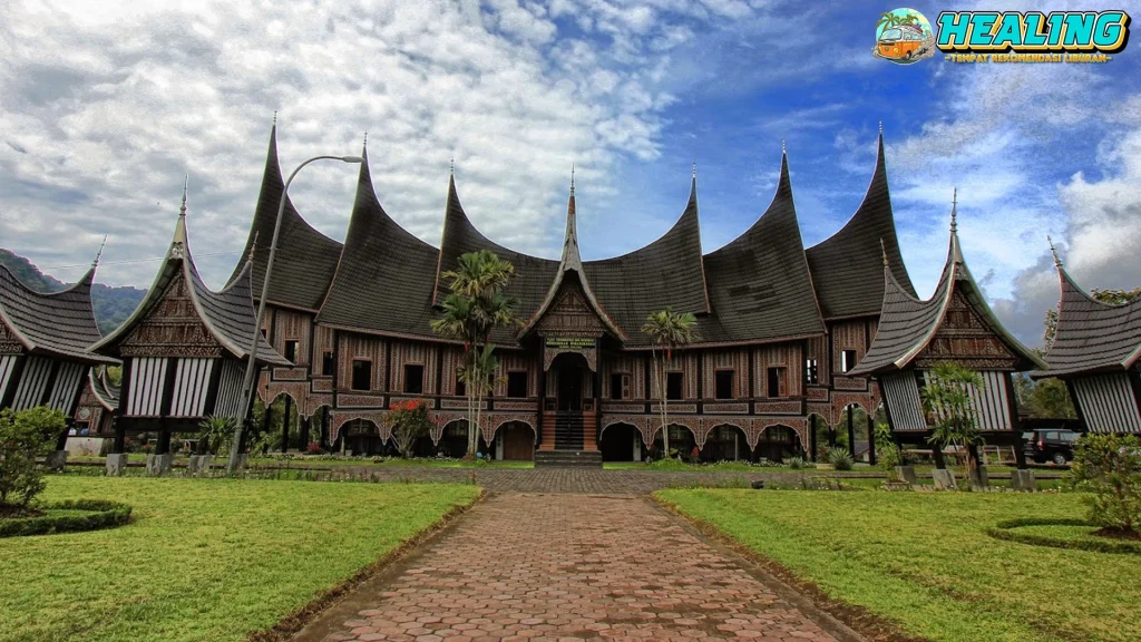 Arsitektur Rumah Gadang Bersinar 5 Tradisional Inspiratif