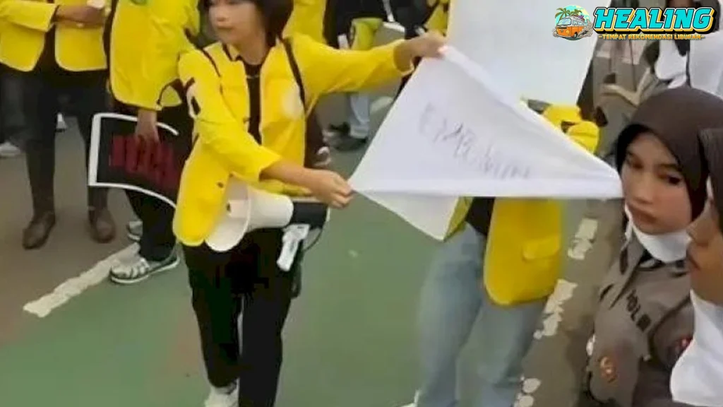 Klarifikasi Mahasiswi UI dalam Soal Coret2 Serban Polisi