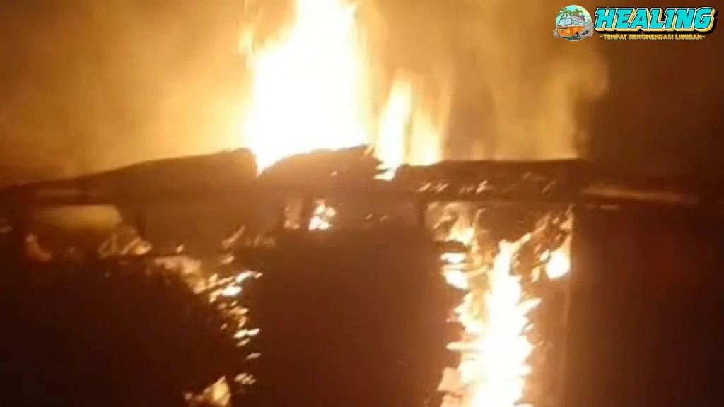 Truk Pangkas Pohon Gianyar Terbakar Hebat